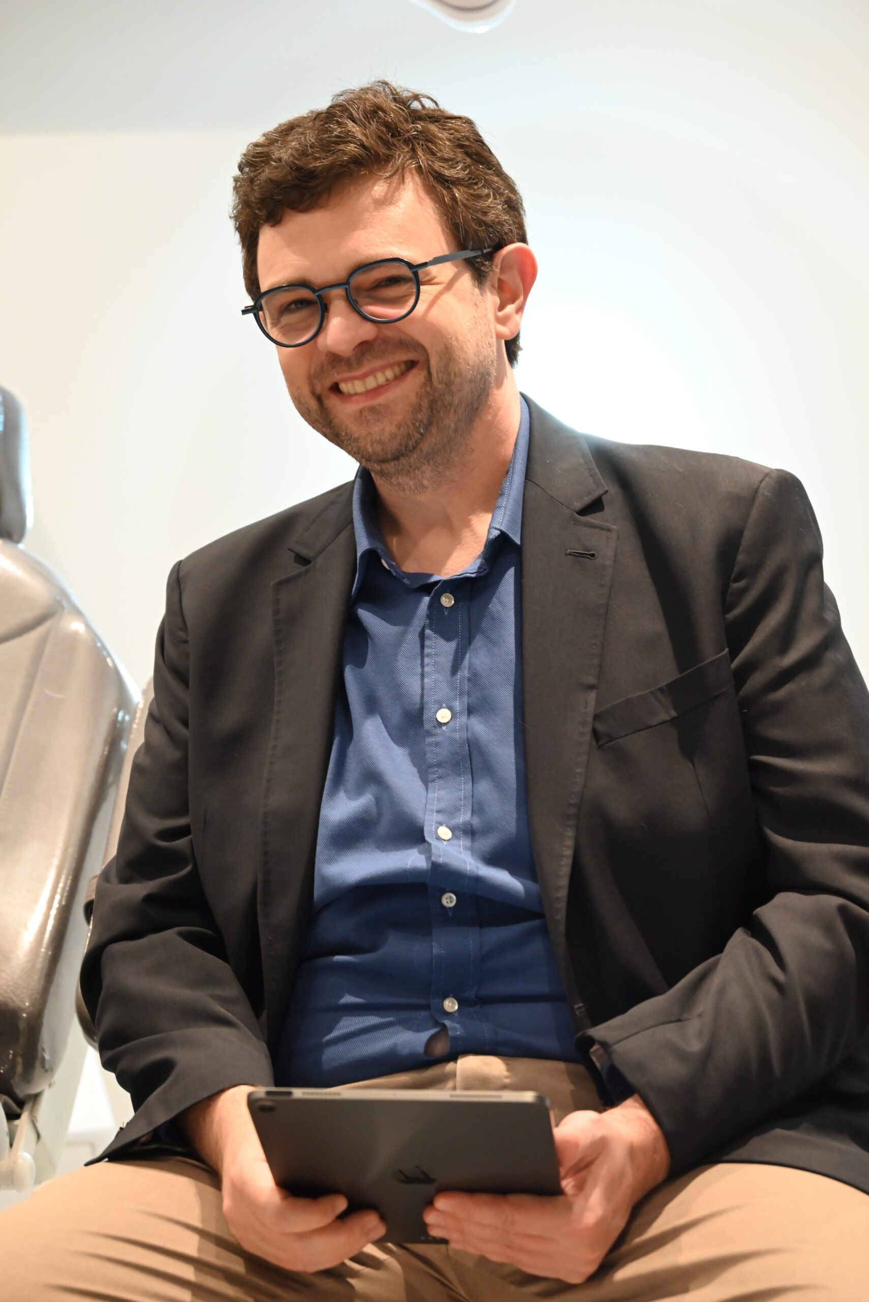 Dr. Tiago Gil